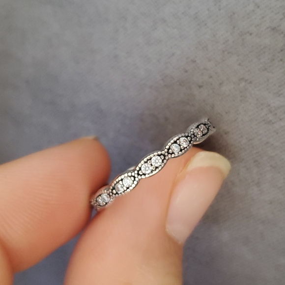 PANDORA sparkling leaves band ring - Picture 3 of 6